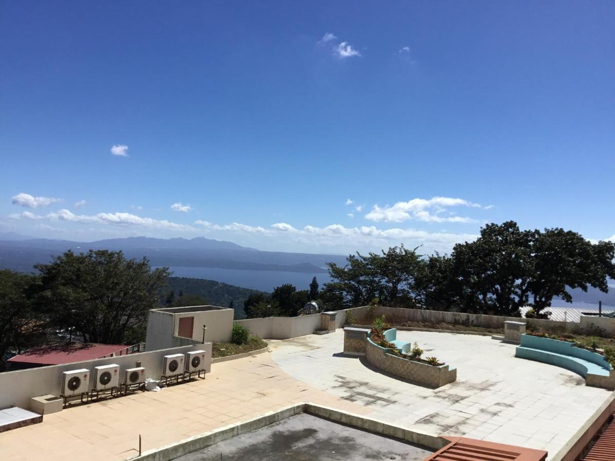 Condo With Free Swimming Pool & Viewing Deck Tagaytay City Εξωτερικό φωτογραφία
