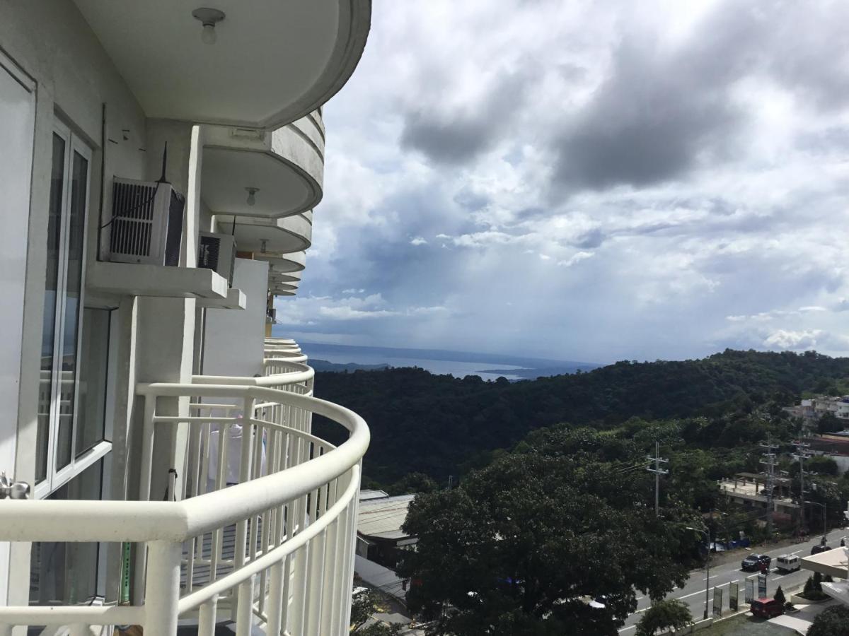 Condo With Free Swimming Pool & Viewing Deck Tagaytay City Εξωτερικό φωτογραφία